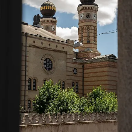 Luxe Skyline Serenity Retreat By Dohany Synagogue Budapeste