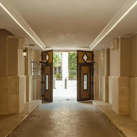 Luxe Skyline Serenity Retreat By Dohany Synagogue