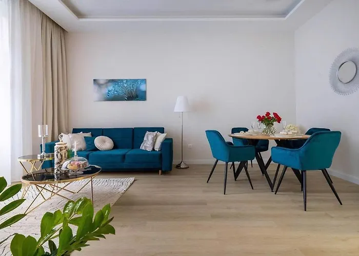 Luxe Skyline Serenity Retreat By Dohany Synagogue *