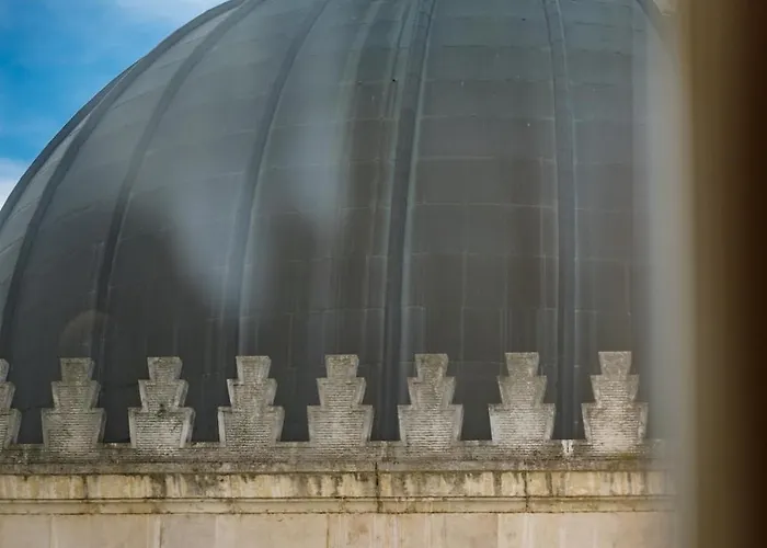 Luxe Skyline Serenity Retreat By Dohany Synagogue Apartament