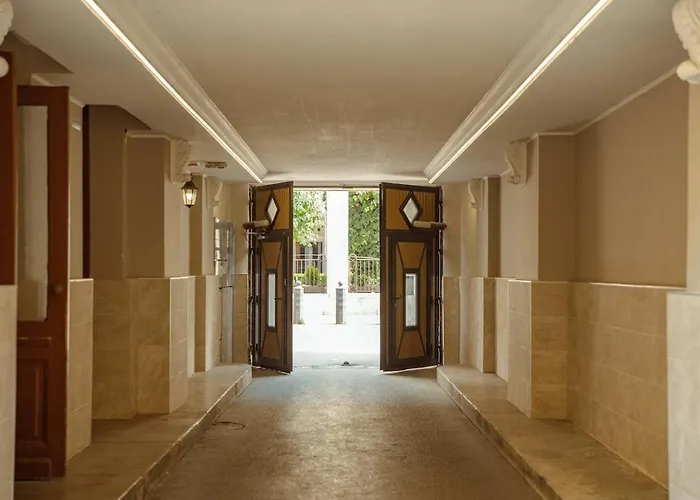 Luxe Skyline Serenity Retreat By Dohany Synagogue