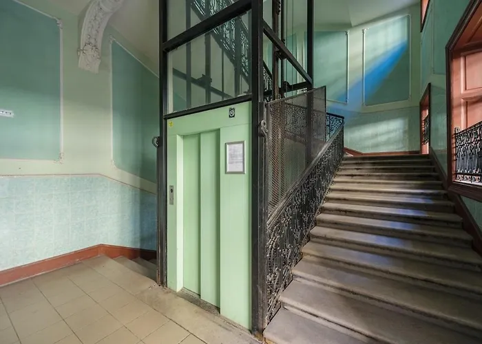 Appartement Luxe Skyline Serenity Retreat By Dohany Synagogue *